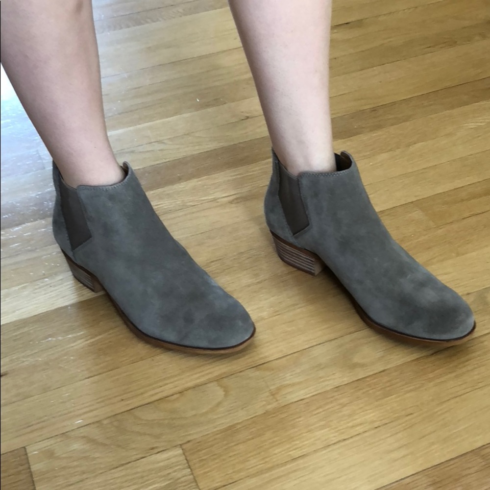 Shoes - Picture 3 of 3